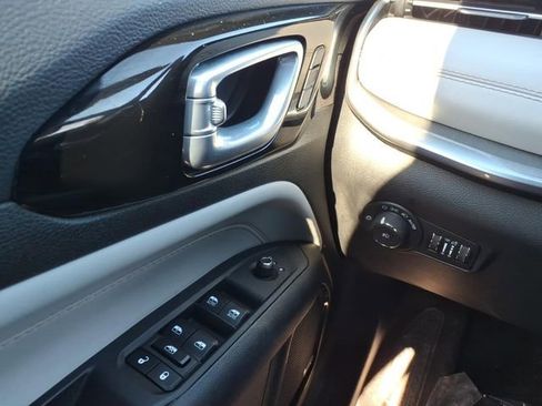 Used 2025 Jeep Compass Limited w/ Elite Group image 21