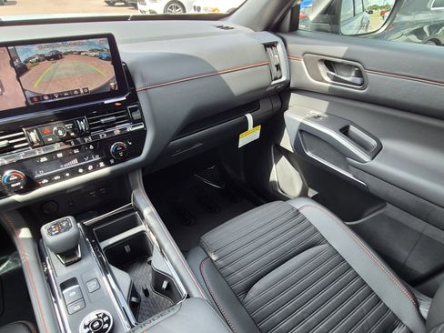 New 2026 Nissan Pathfinder Rock Creek AWD/4WD image 18