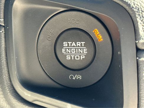 Used 2024 Jeep Wrangler Unlimited Rubicon image 19