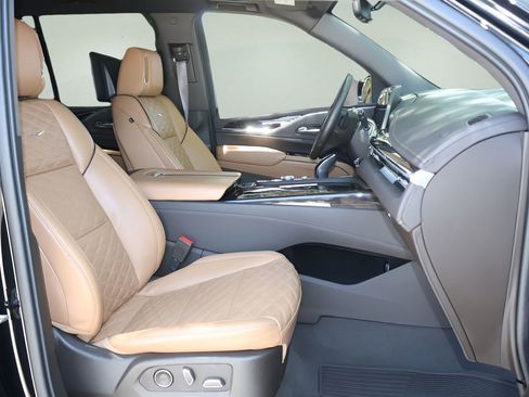 Used 2021 Cadillac Escalade Sport w/ LPO, ONYX Package AWD/4WD image 19