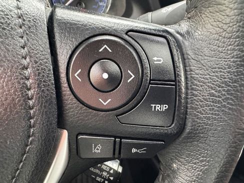 Used 2017 Toyota Corolla SE w/ SE Premium Package image 26