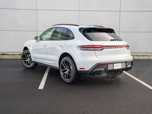 New 2026 Porsche Macan image 3