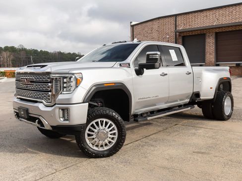 Used 2021 GMC Sierra 3500 Denali w/ Denali Ultimate Package image 2