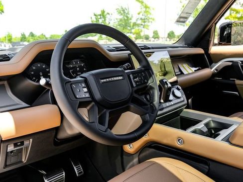 New 2026 Land Rover Defender 110 V8 AWD/4WD image 2