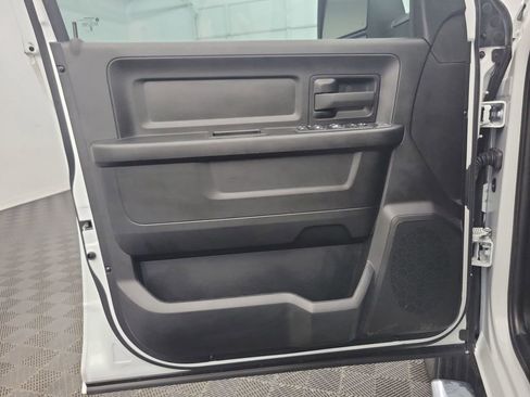 Used 2024 RAM 3500 Tradesman w/ Chrome Appearance Group image 18