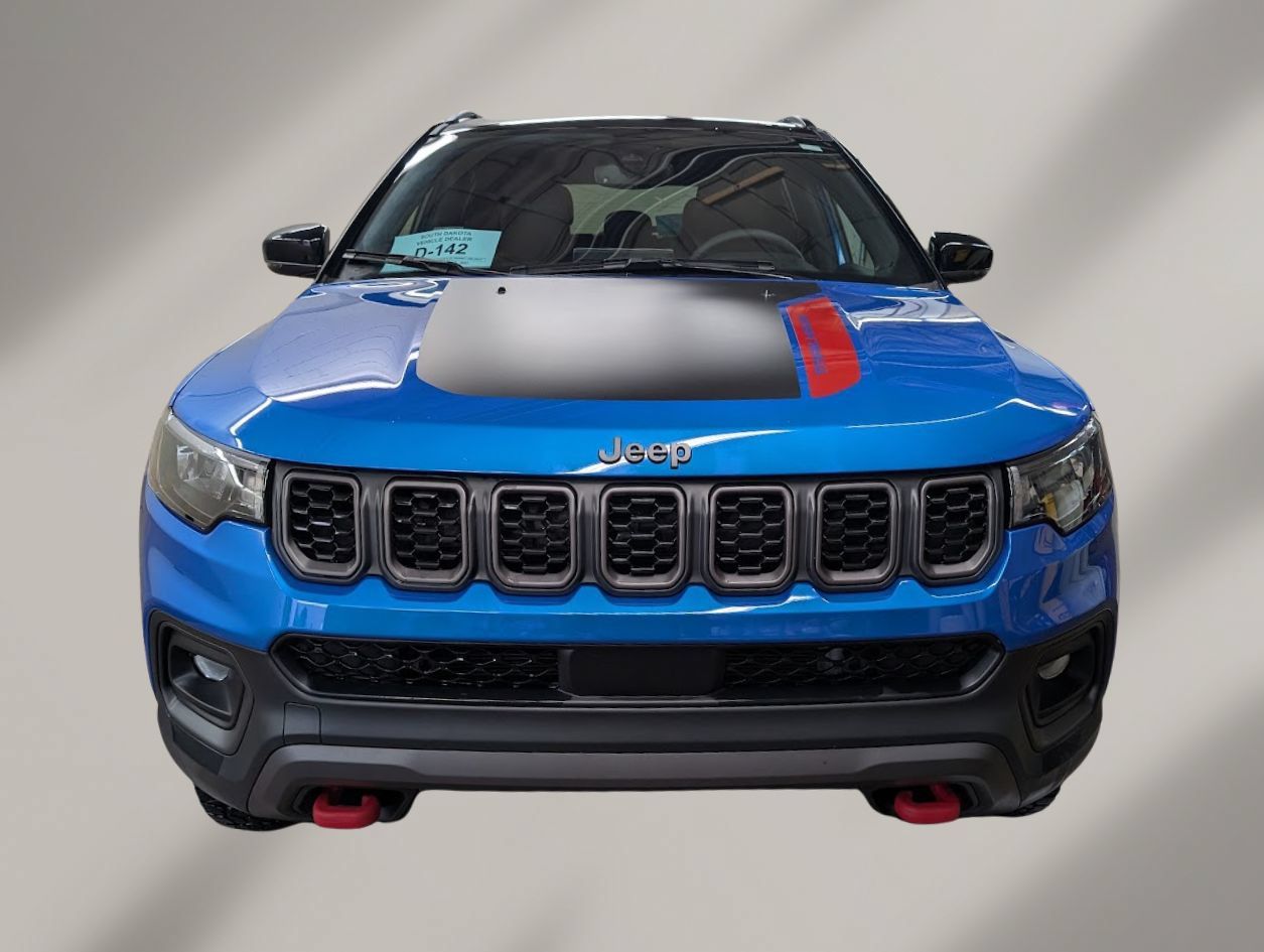 Used 2026 Jeep Compass Trailhawk AWD/4WD image 3