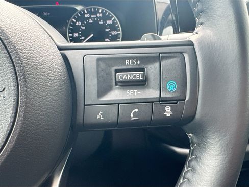 Used 2025 Nissan Pathfinder SV FWD image 10