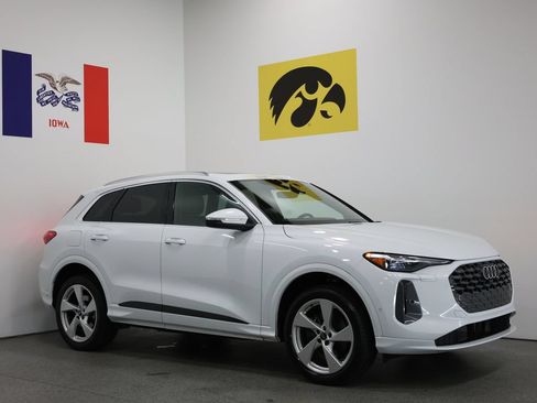 Certified 2025 Audi Q5 Premium w/ Premium Plus AWD/4WD image 1