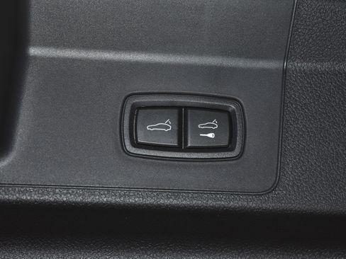 New 2025 Porsche Panamera 4 image 32