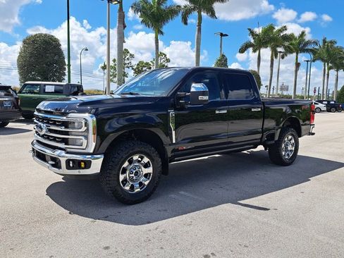 Used 2024 Ford F250 King Ranch w/ Chrome Package image 4