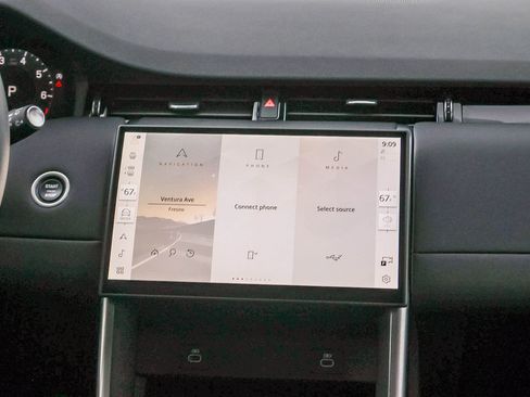 Used 2025 Land Rover Discovery Sport S image 24