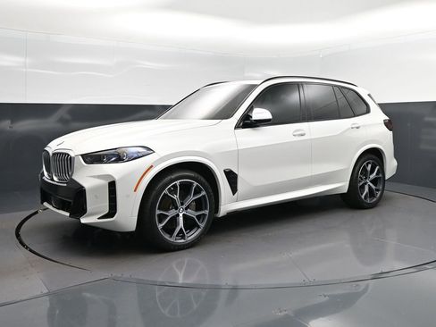 Certified 2026 BMW X5 xDrive40i w/ M Sport Package AWD/4WD image 3