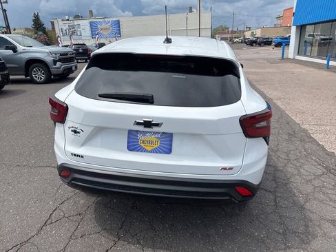 Used 2024 Chevrolet Trax RS w/ Driver Confidence Package FWD image 12
