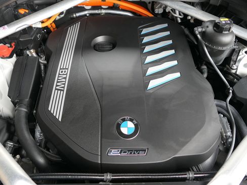 Used 2022 BMW X5 xDrive45e w/ M Sport Package AWD/4WD image 31