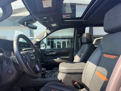 Used 2025 GMC Sierra 1500 AT4 w/ AT4 Premium Package AWD/4WD image 13