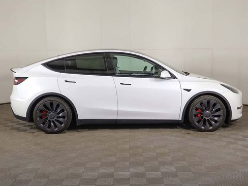Used 2023 Tesla Model Y Long Range image 17