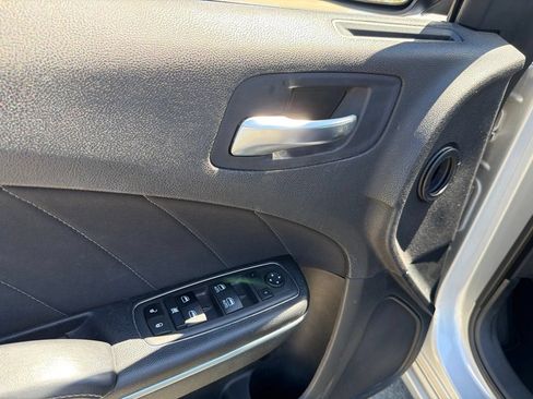 Used 2022 Dodge Charger SXT RWD image 12