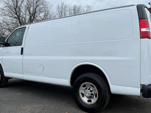 Used 2021 Chevrolet Express 2500 image 6