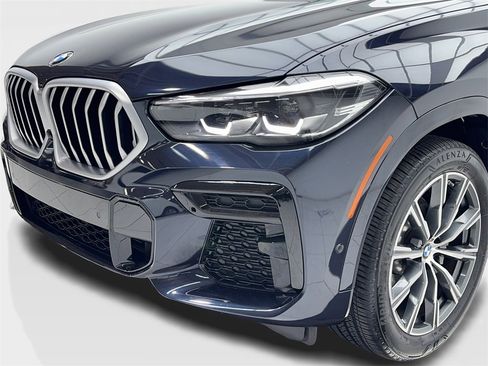 Used 2022 BMW X6 xDrive40i w/ M Sport Package image 5