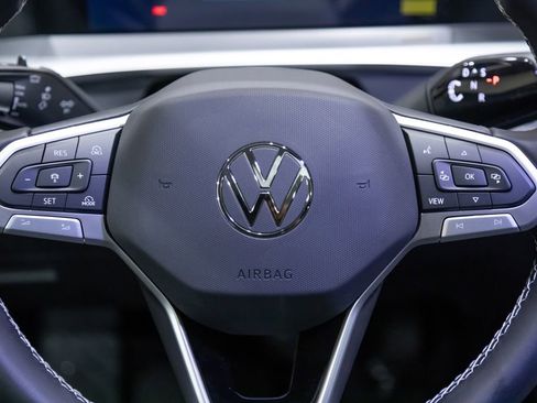 New 2026 Volkswagen Tiguan SE image 16