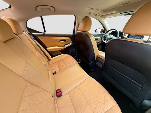 Used 2022 Nissan Sentra SV w/ SV Premium Package FWD image 25