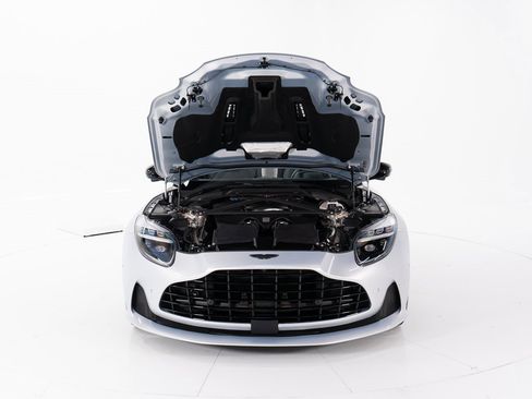 Used 2024 Aston Martin DB12 Convertible image 47