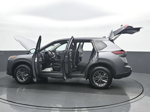 Used 2024 Nissan Rogue S AWD/4WD image 37