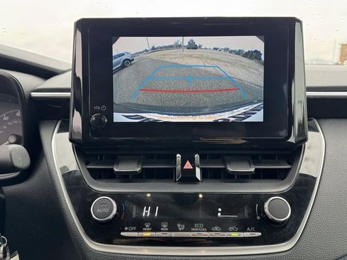 Used 2024 Toyota Corolla LE image 16