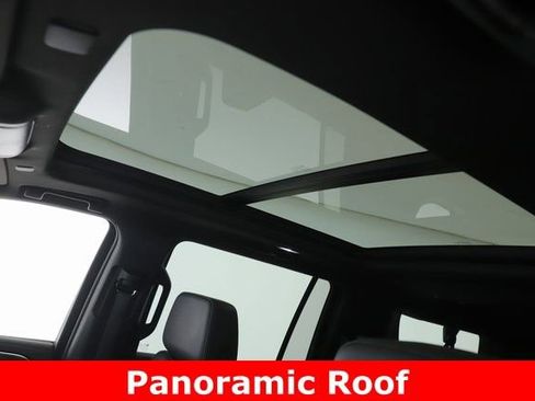 Used 2023 Chevrolet Suburban Z71 image 18