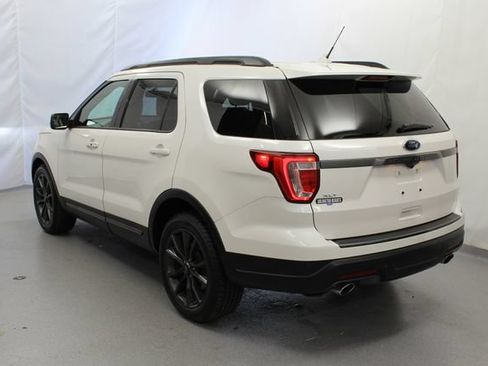 Used 2018 Ford Explorer XLT w/ Equipment Group 202A FWD image 6