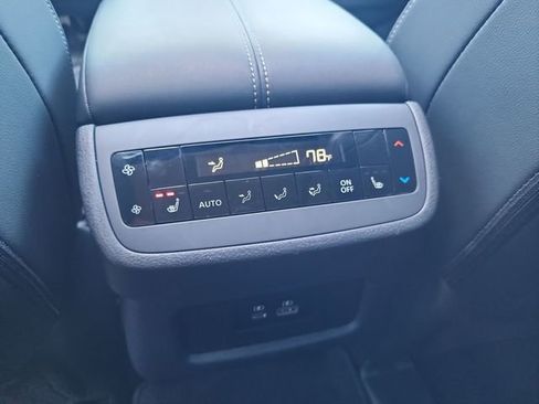 Used 2025 Nissan Pathfinder SL w/ SL Premium Package image 23