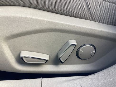 Used 2019 Ford Fusion SE image 27