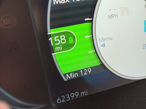 Used 2017 Chevrolet Bolt LT FWD image 5