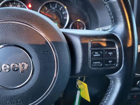 Used 2018 Jeep Wrangler Sahara w/ Connectivity Group image 29