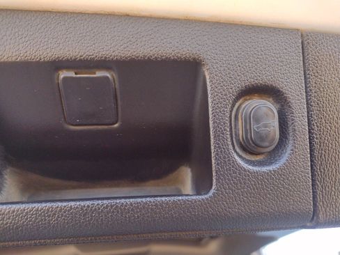 Used 2019 GMC Yukon XL SLT w/ Open Road Package AWD/4WD image 31