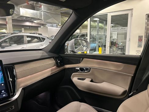 Used 2026 Volvo XC90 B6 Plus w/ Protection Package Premier image 24