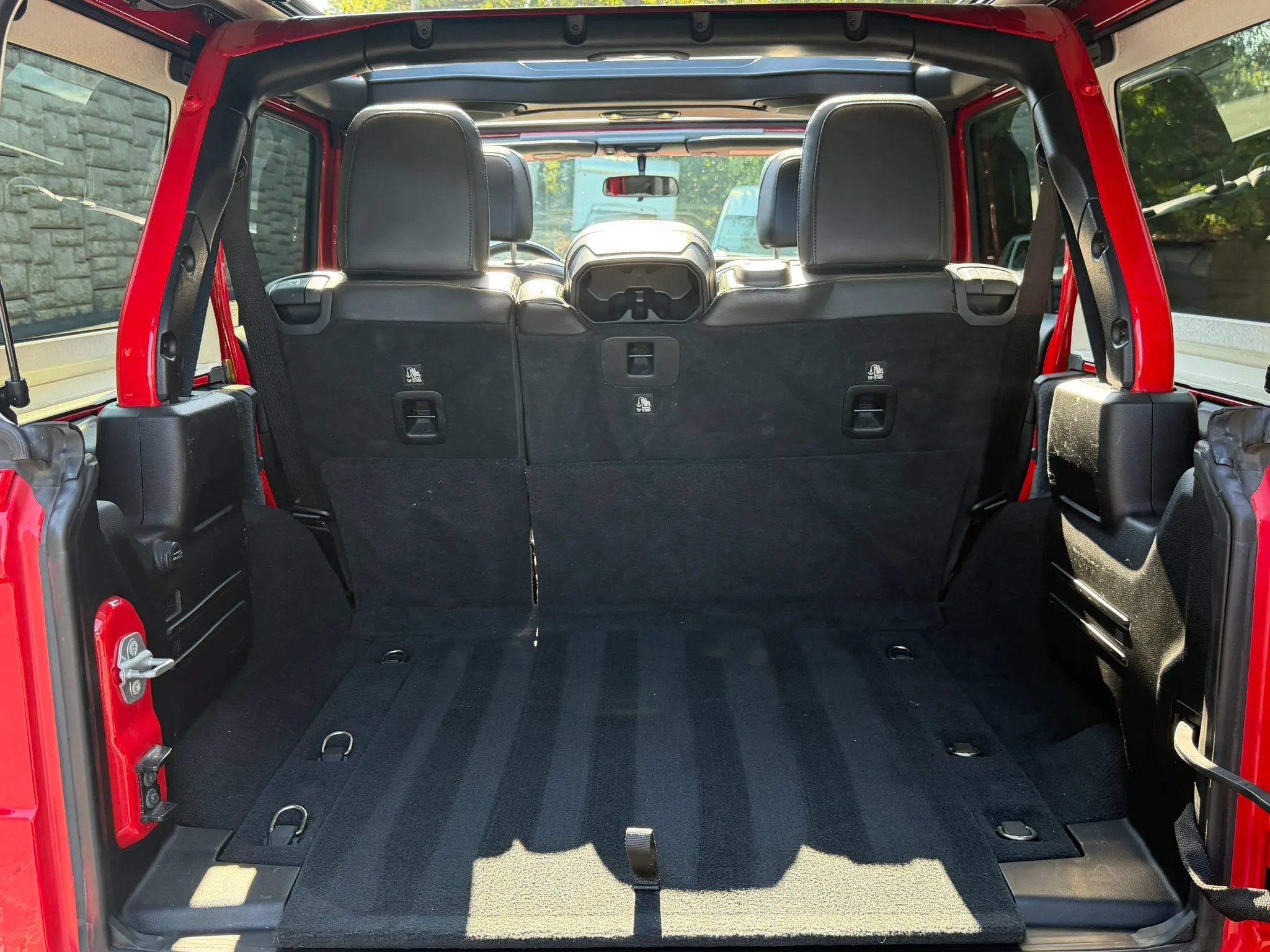 Used 2019 Jeep Wrangler Unlimited Sahara w/ LED Lighting Group AWD/4WD image 35