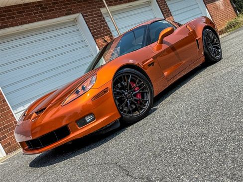 Used 2007 Chevrolet Corvette Z06 w/ Preferred Equipment Group RWD image 3