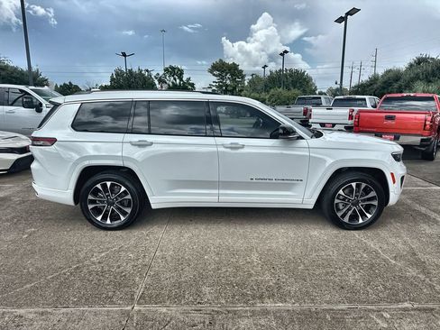 Used 2021 Jeep Grand Cherokee L Overland w/ Luxury Tech Group IV AWD/4WD image 10