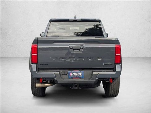 Used 2025 Toyota Tacoma TRD Off-Road AWD/4WD image 6