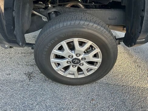 Used 2024 Toyota Tacoma SR image 9