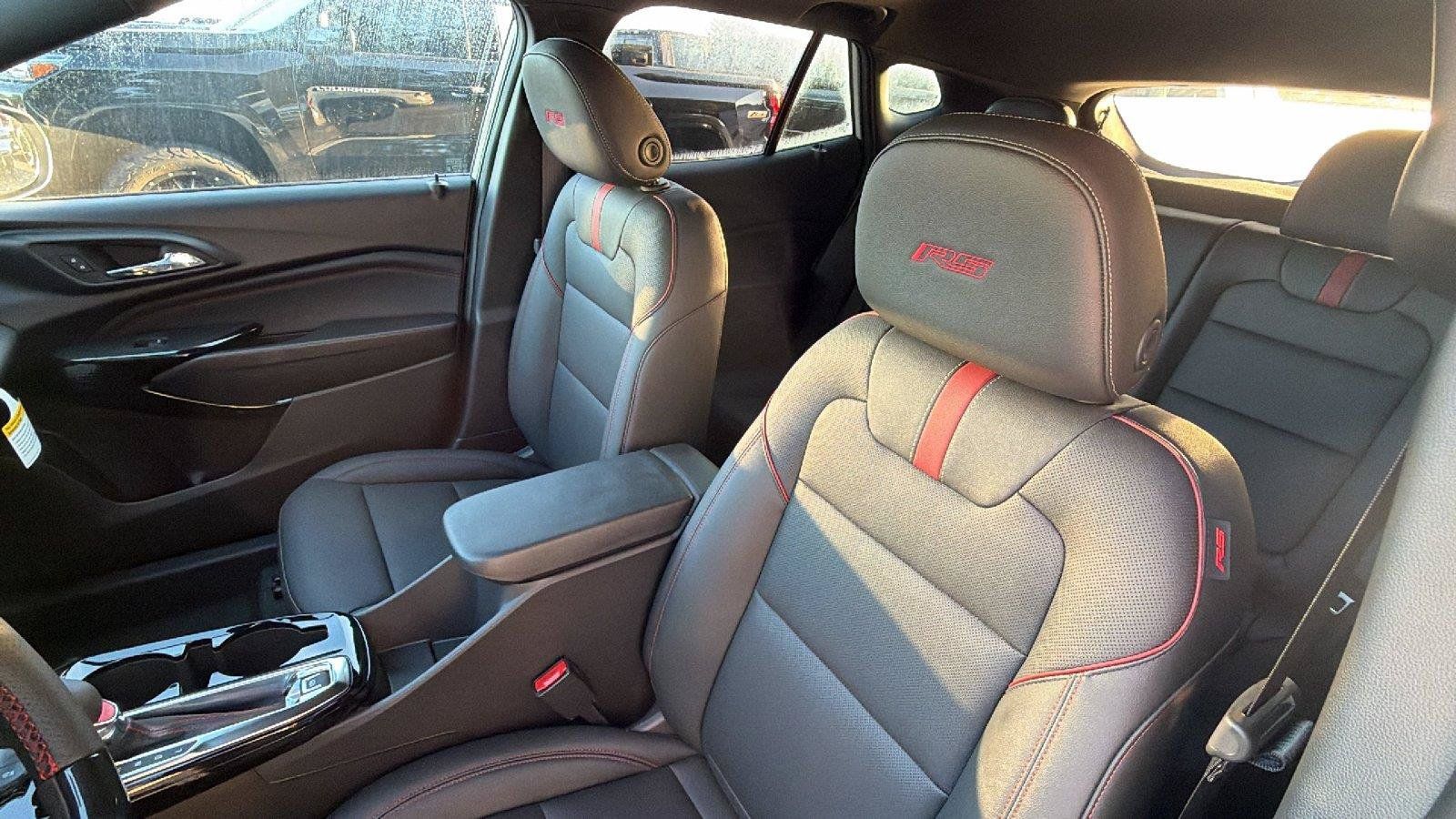 New 2026 Chevrolet Trax RS w/ Sunroof Package FWD image 5