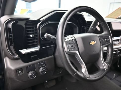 Used 2024 Chevrolet Silverado 1500 LT RWD image 15