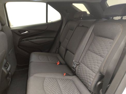 Used 2019 Chevrolet Equinox LT image 18