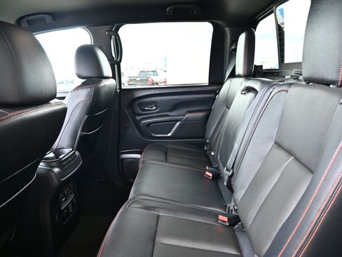 Used 2022 Nissan Titan PRO-4X w/ Pro-4x Convenience Package AWD/4WD image 15