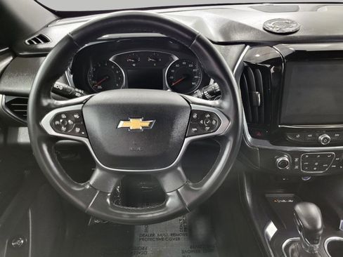 Used 2023 Chevrolet Traverse LT w/ Rear Camera Mirror Package image 5