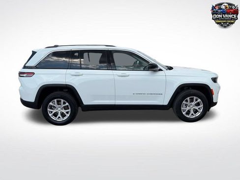 Certified 2022 Jeep Grand Cherokee Limited AWD/4WD image 6