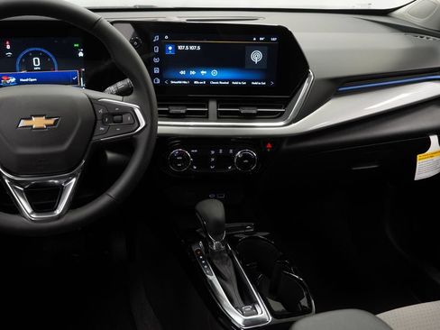 New 2026 Chevrolet Trax LT w/ Driver Confidence Package FWD image 13