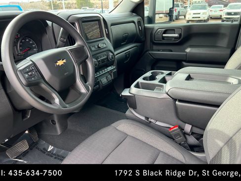 Used 2024 Chevrolet Silverado 2500 Custom w/ Custom Value Package image 15