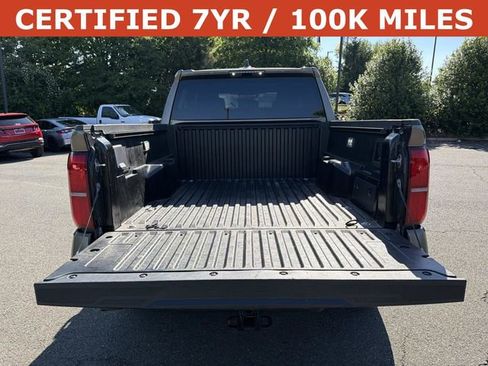 Used 2025 Toyota Tacoma TRD Off-Road AWD/4WD image 11